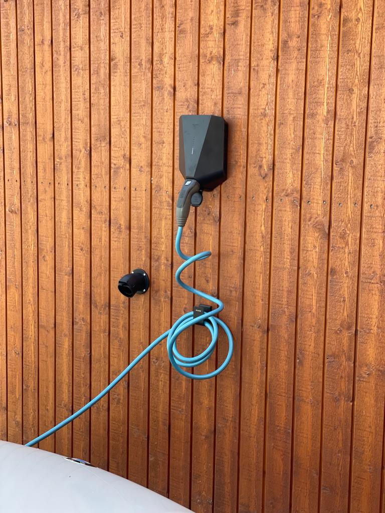 Miniatyrbild: Easee laddbox With Kabel