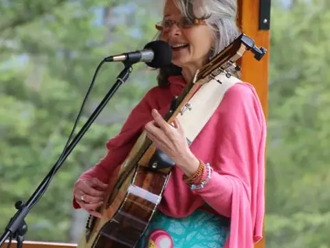 FRIDAY APRIL 10 | Live & Local with Chris MacLean | 7:30PM