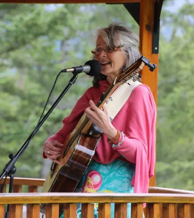 FRIDAY APRIL 10 | Live & Local with Chris MacLean | 7:30PM