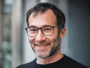 Médaille d’argent du CNRS pour Brice Bathellier : du son au sens