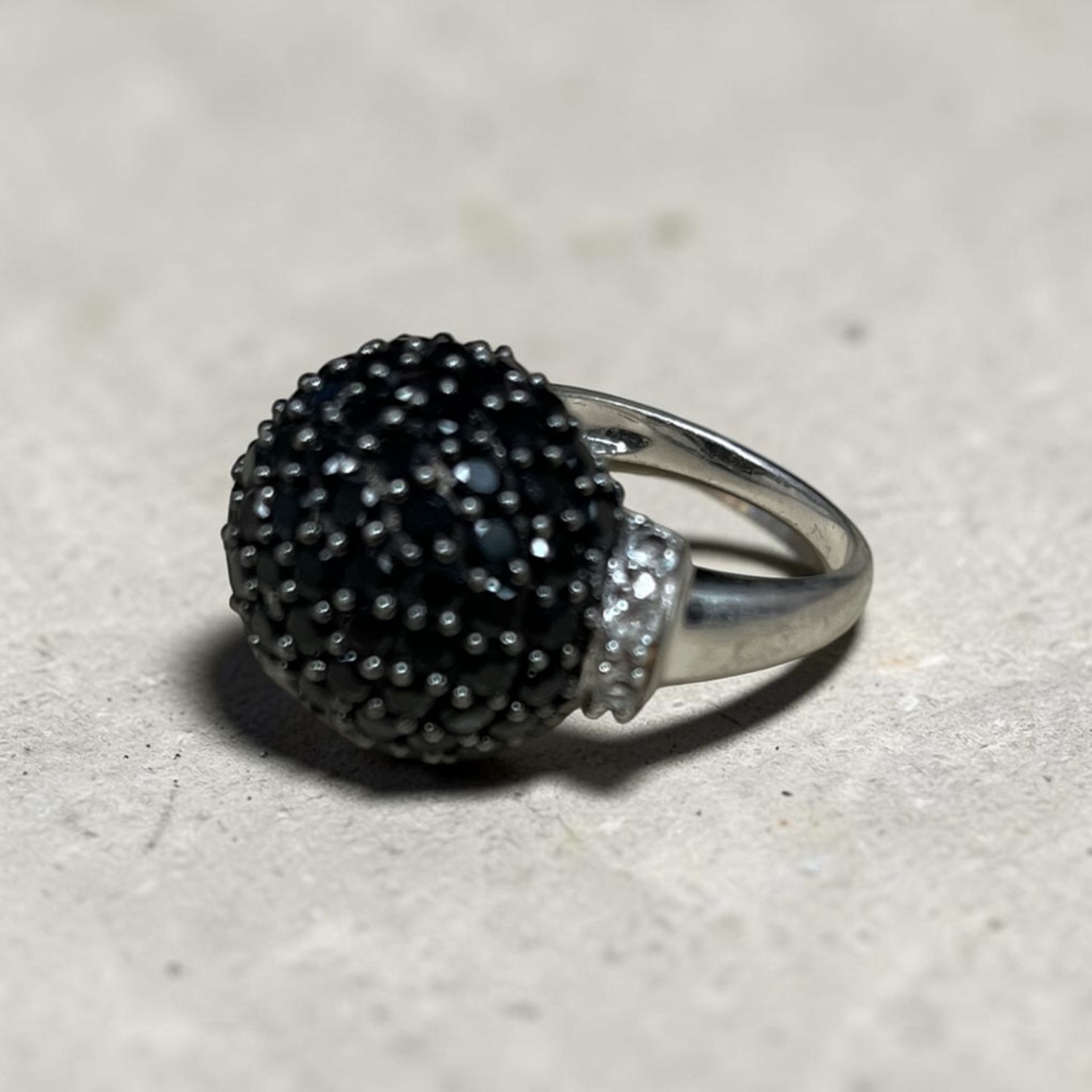 Black Gem Ball Ring