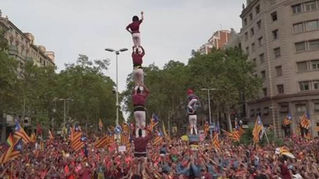 La #Diada2018 explicada per la radiotelevisió japonesa, la NHK.