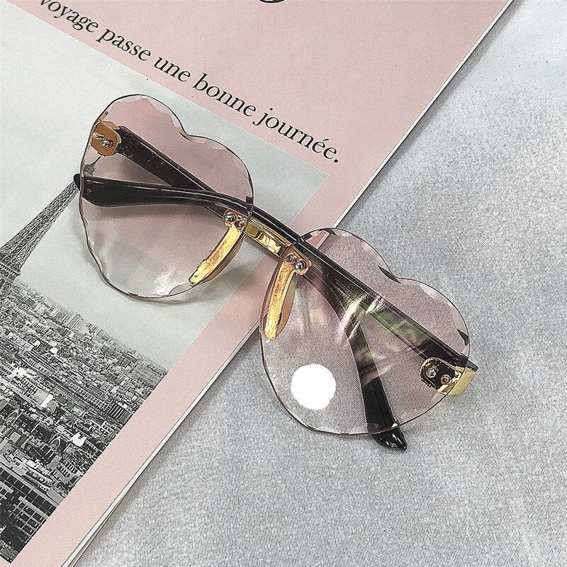 Thumbnail: Kids Heart Shape Gradient Sunglasses 