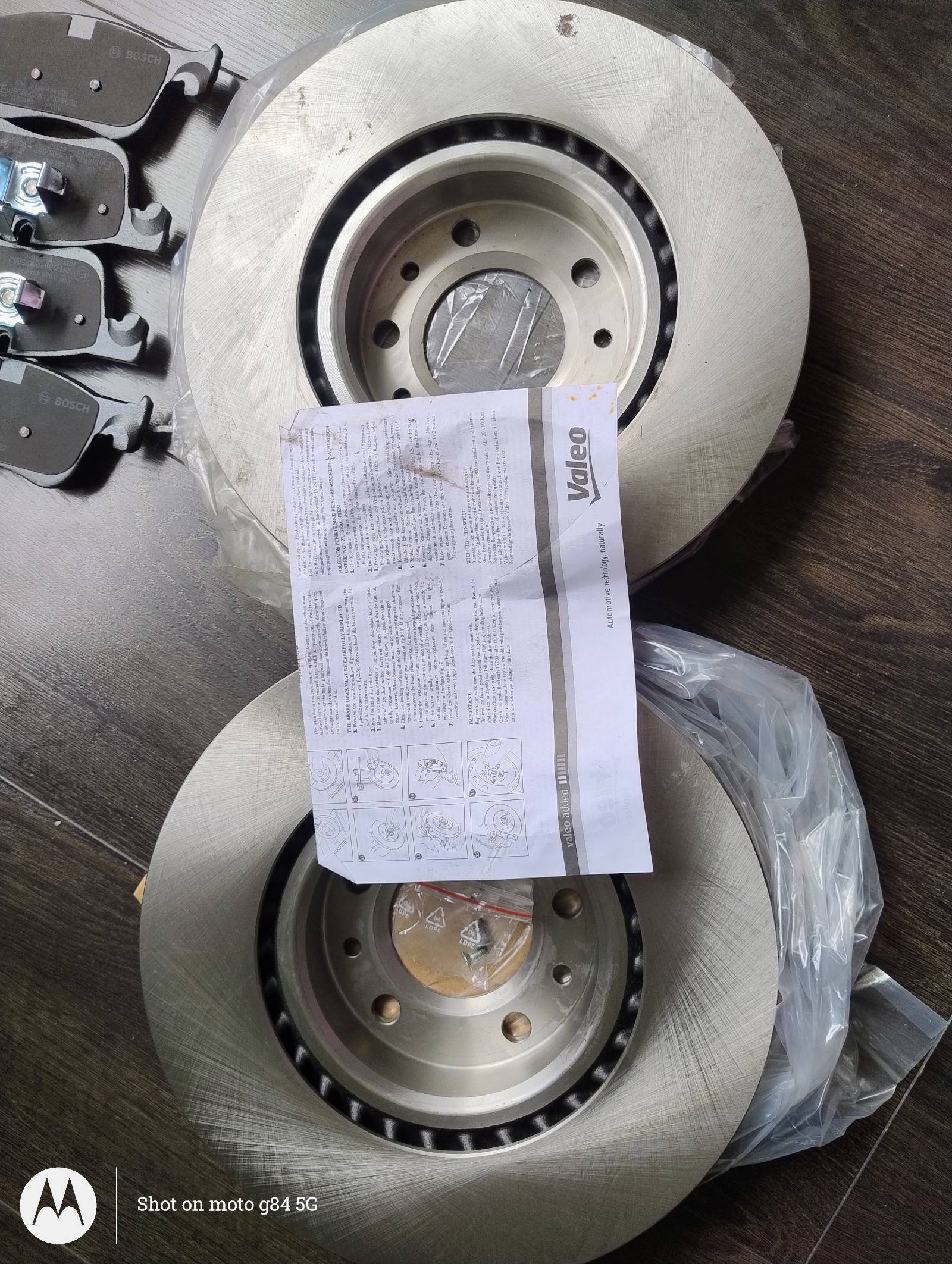 Disques et plaquettes de frein neufs