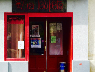 Derrière la porte...