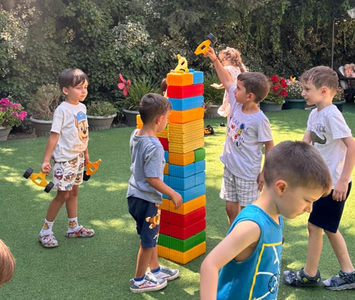 Küçük Kalpler, Büyük Bağlar