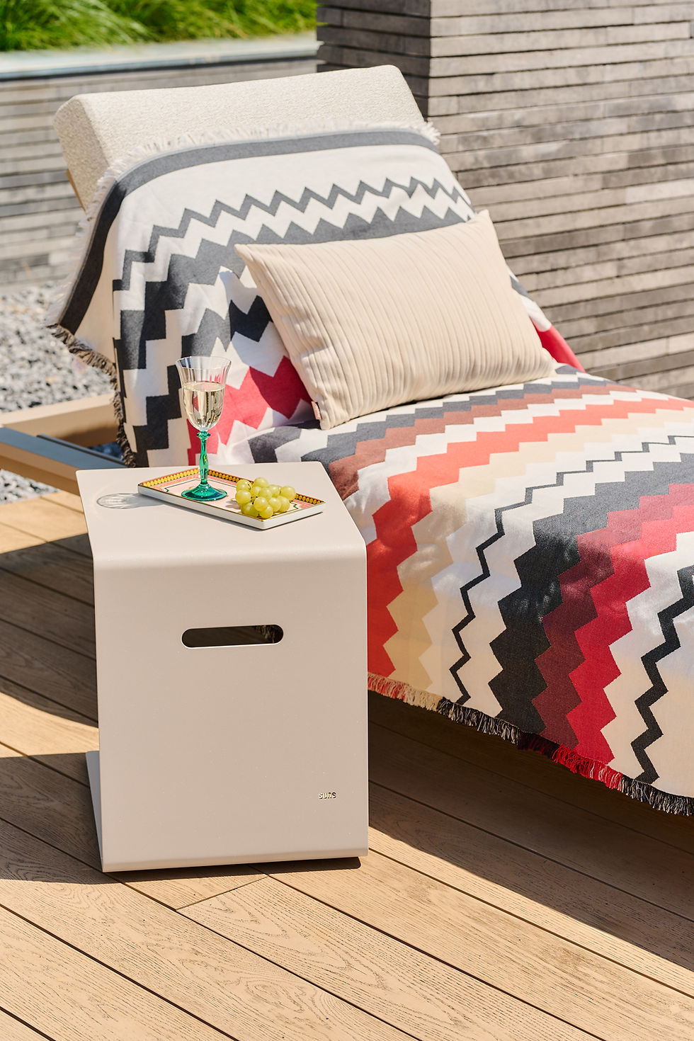 Basta-Lucia-SUNS-Lounger-CH-BB-CS-Mood-26-2-2500.jpg