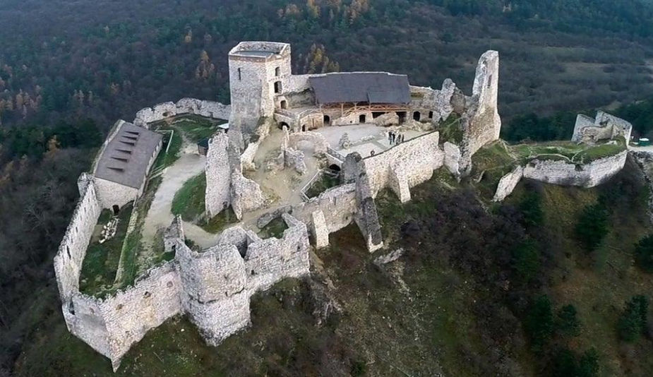 What remains of Csejte Castle in modern-day Slovakia