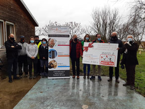 Don de nourriture et d'accessoires pour le refuge par MAXI ZOO