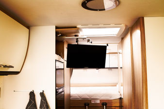 tv-in-camper-svetlana-larina-photography.jpg