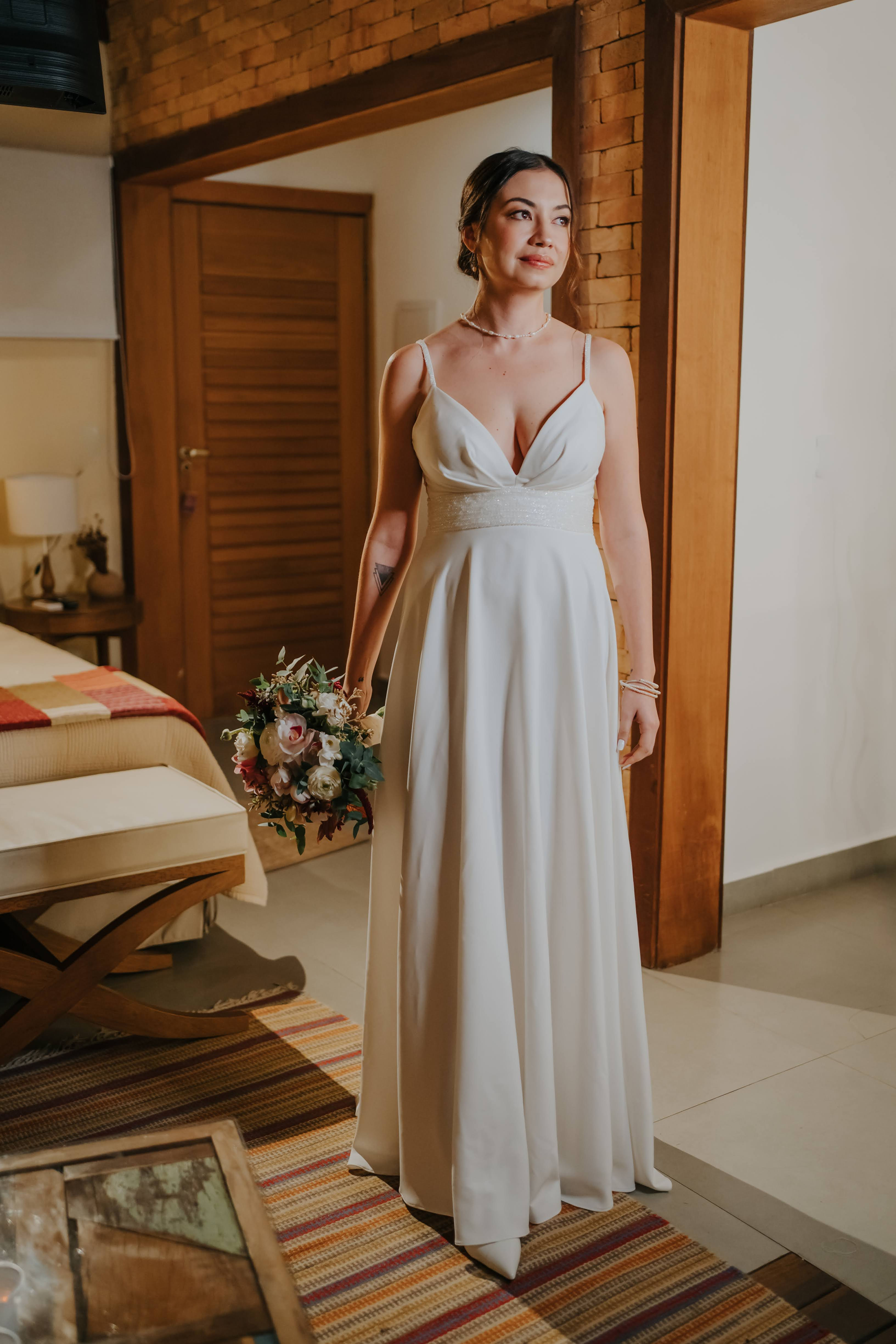 Vestido de noiva minimalista Casamarela modelo Vera K38