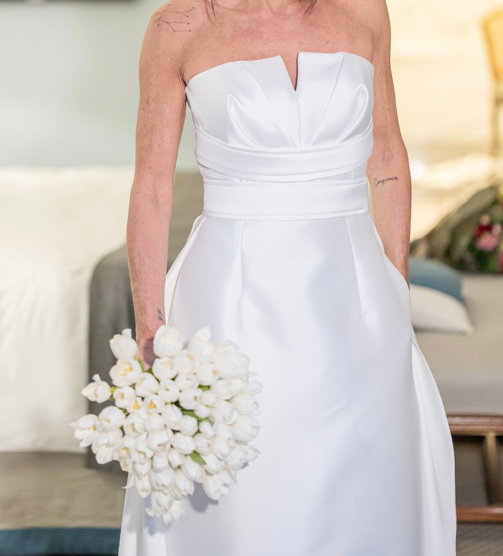 Vestido de noiva Vitor Zerbinato minimalista