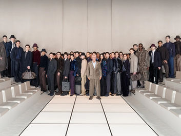 BST Giorgio Armani Thu Đông Nam 2026 tại Milan: Vận hành bánh răng di sản