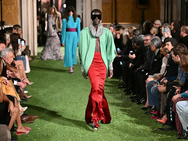 BST Valentino Thu Đông 2026: Can thiệp mạch sáng tạo để đối thoại với di sản