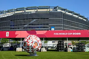World Cup "hô biến" New York thành không gian triển lãm nghệ thuật ngoài trời