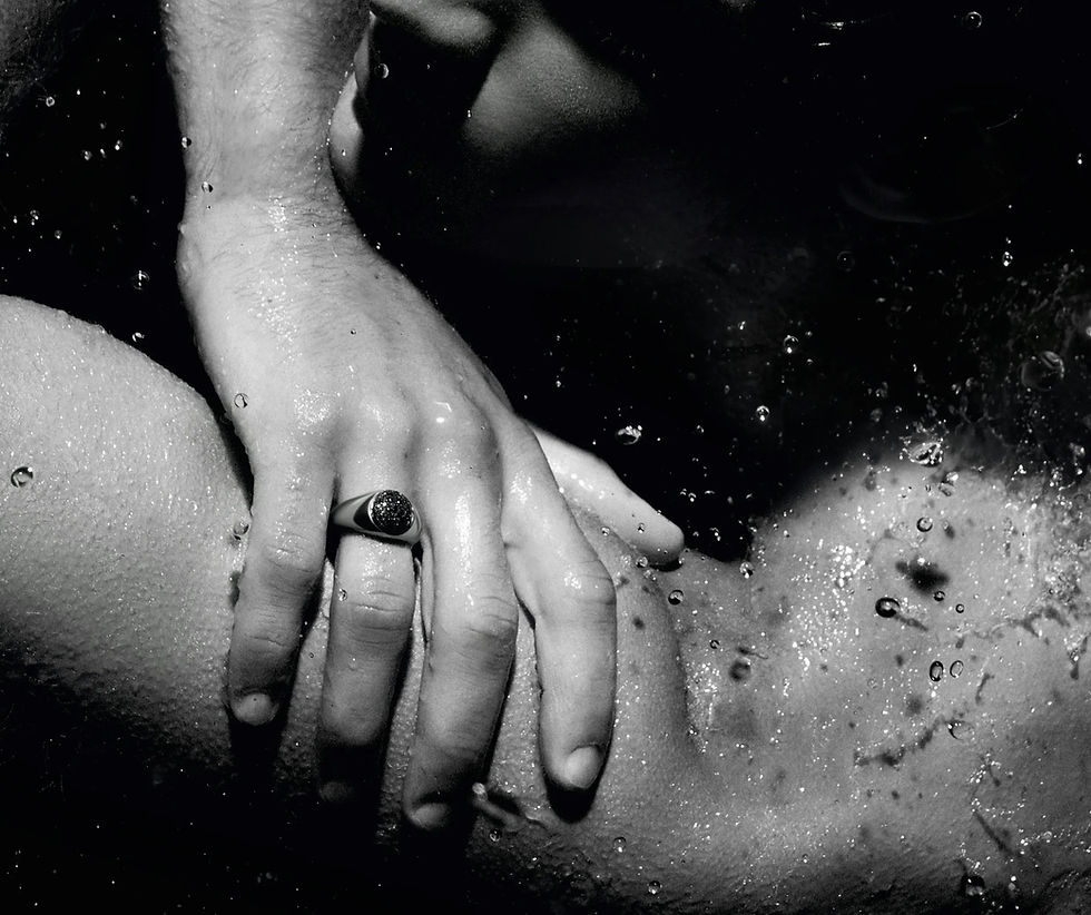 Giorgio Armani lần đầu ra mắt BST trang sức nam cao cấp - Tinh giản & sang trọng