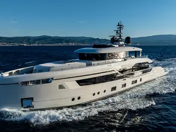 Siêu du thuyền 38m từ Columbus Yachts với ngôn ngữ thiết kế đậm tính đương đại
