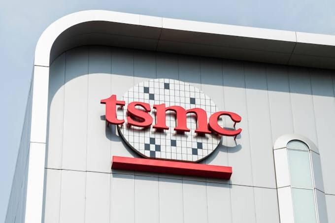 Doanh thu tháng 7 của TSMC tăng vọt 45% nhờ nhu cầu về trí tuệ nhân tạo (AI) vẫn mạnh mẽ