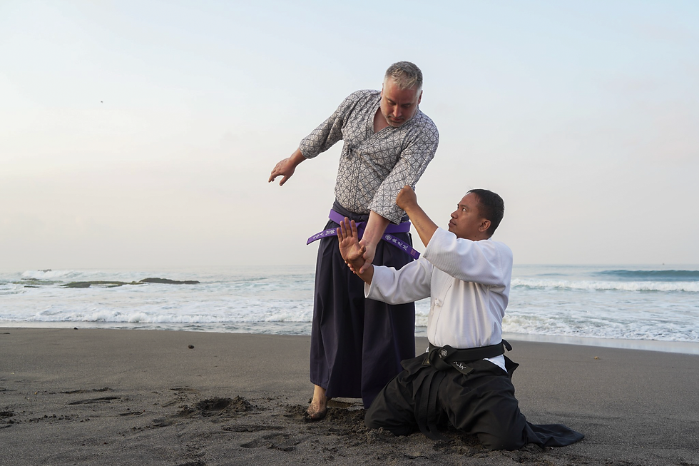 Ōkukō Ryū beach training · 6