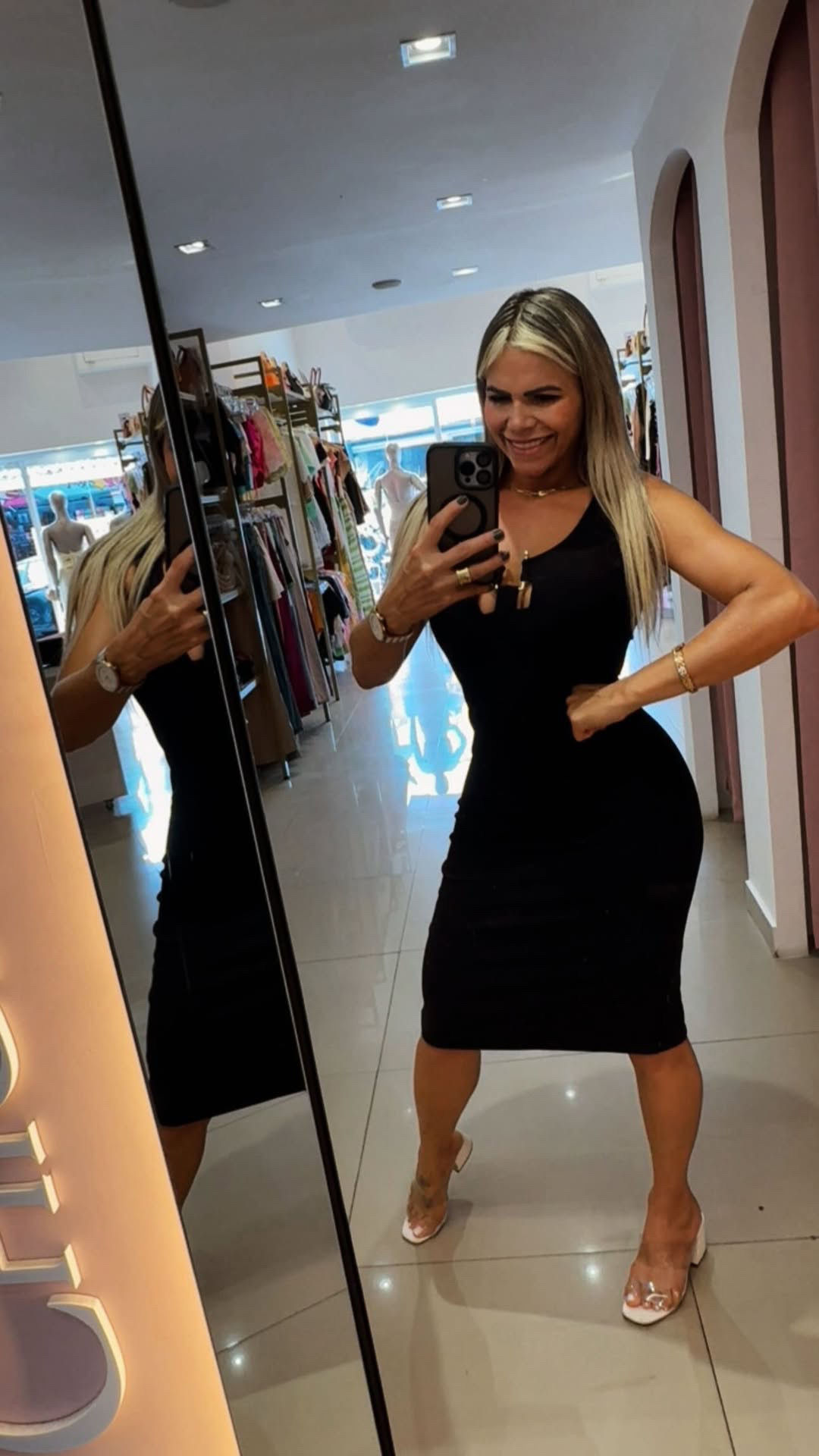 Vestido Midi Preto