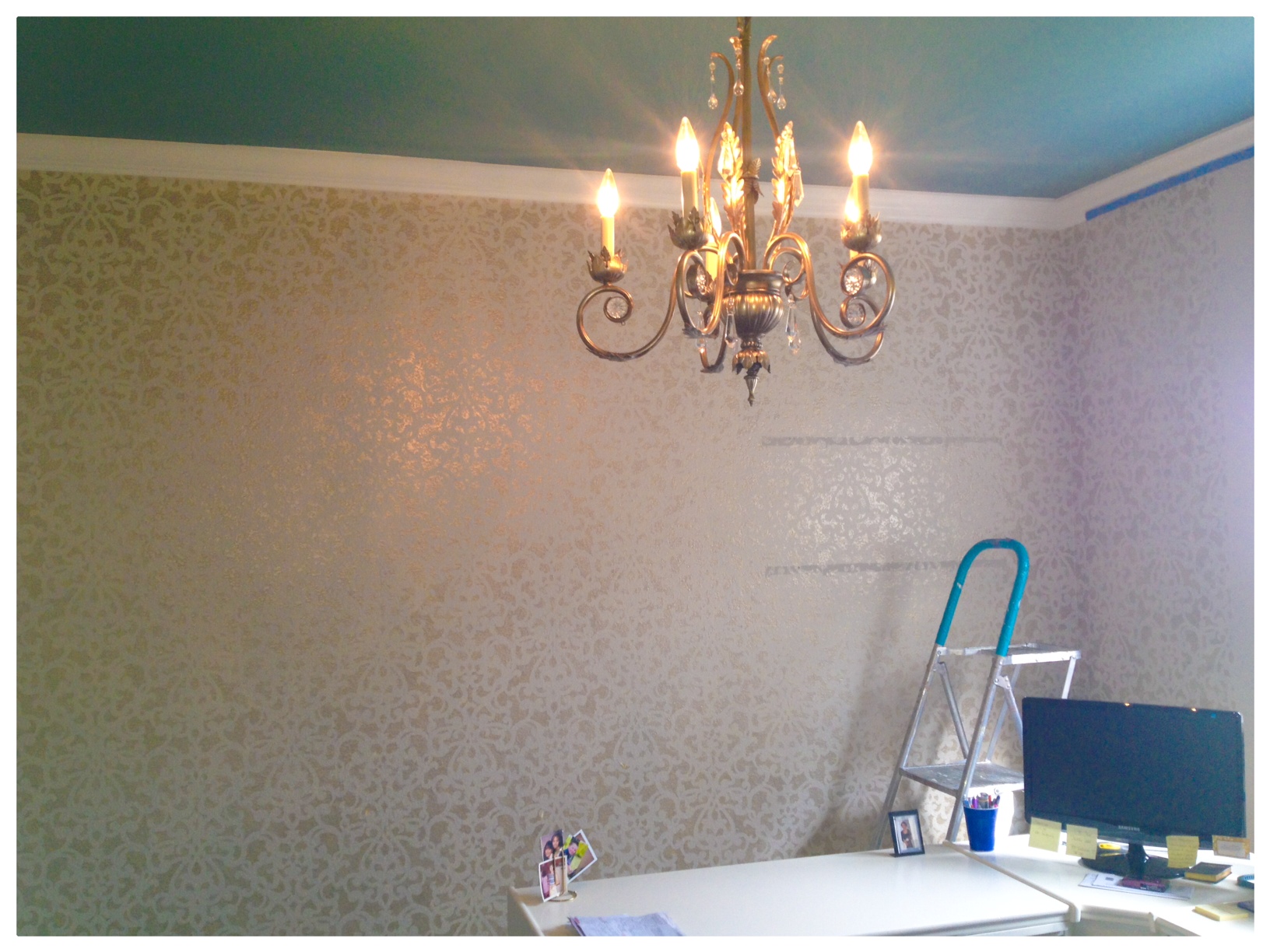 Champagne Metallic Damask