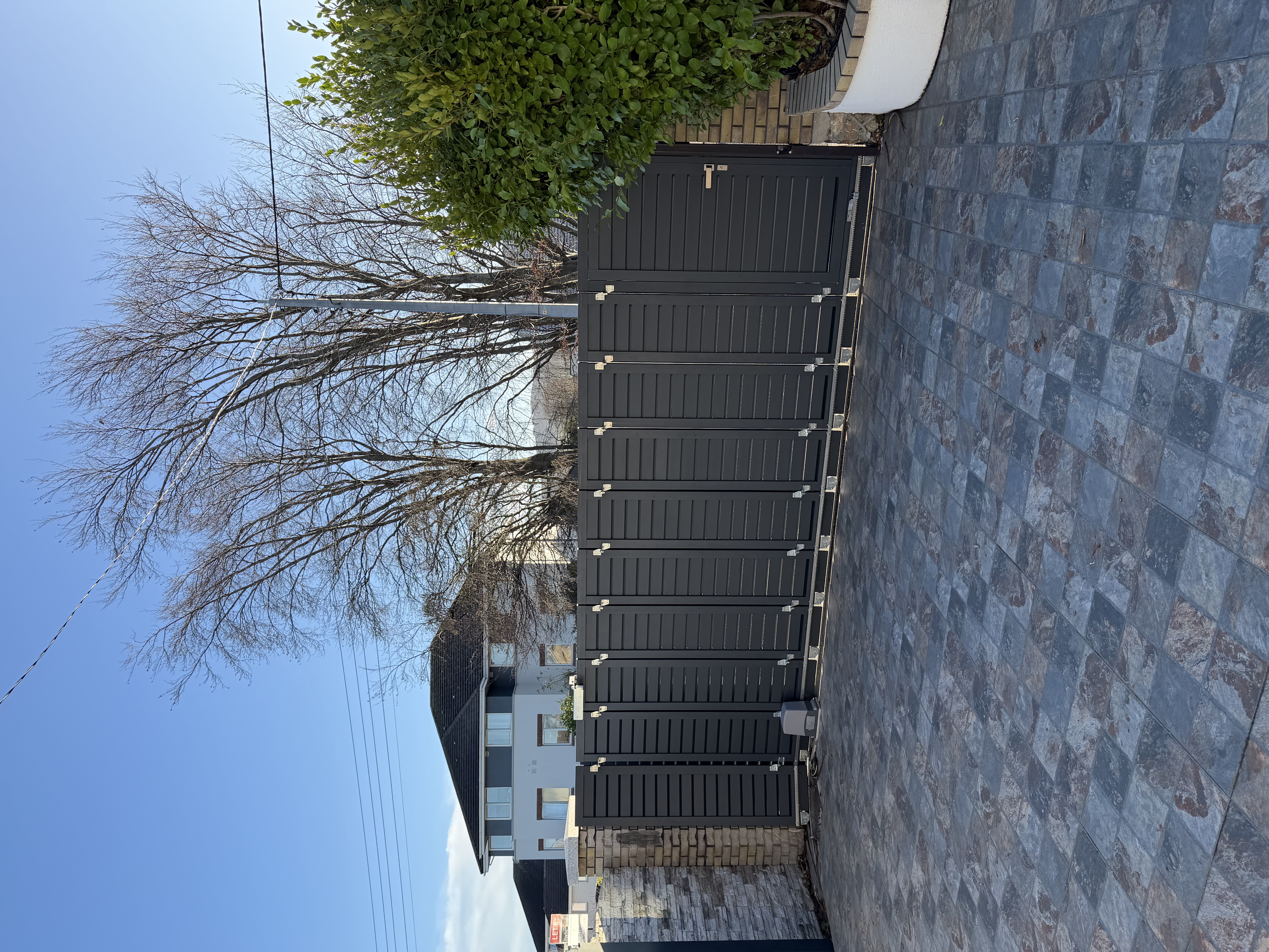 RADIUS SLIDING GATE