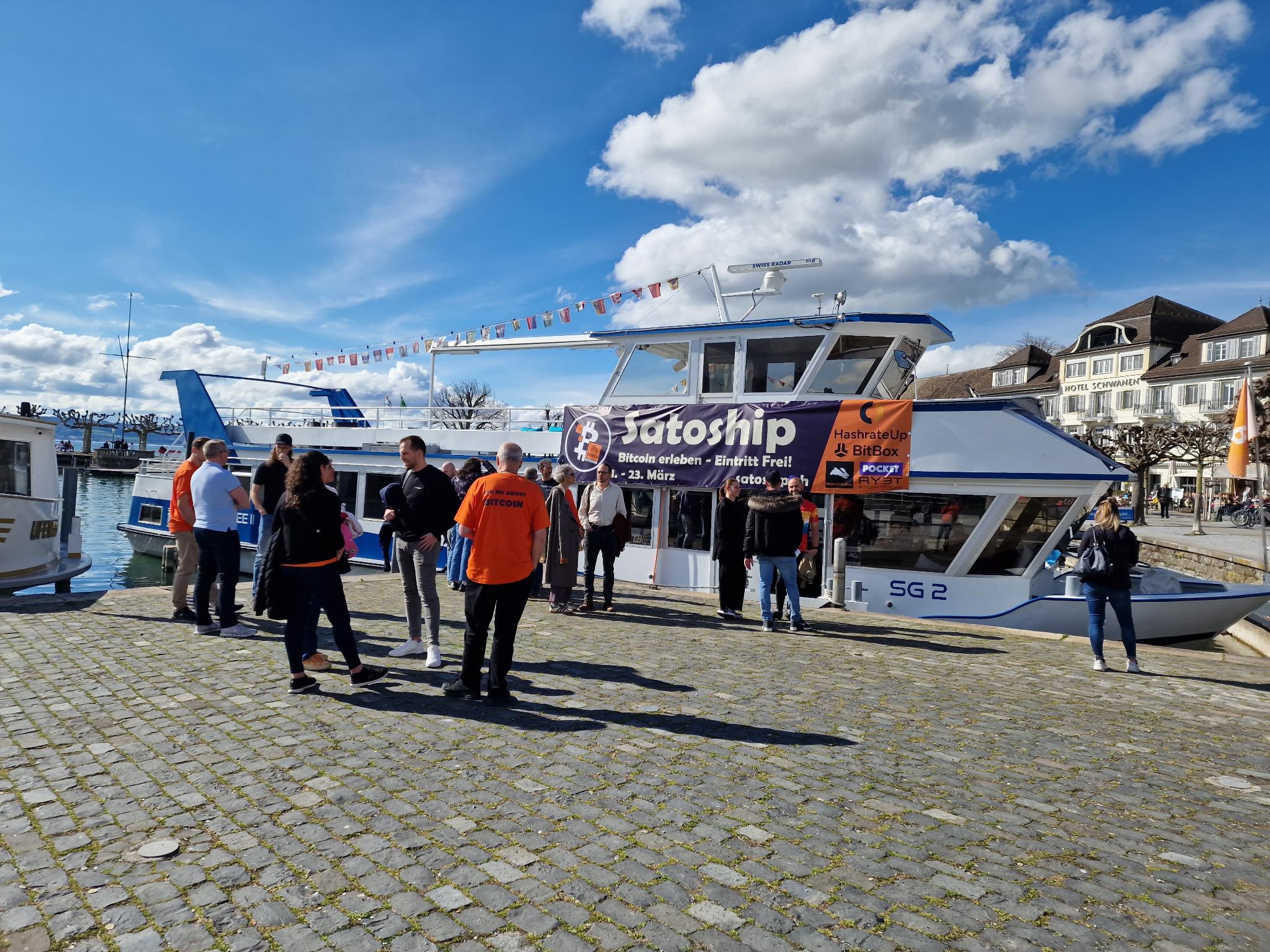 Das Satoship im Hafen von Rapperswil-Jona