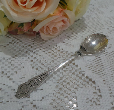 Vintage China Hire Surrey UK