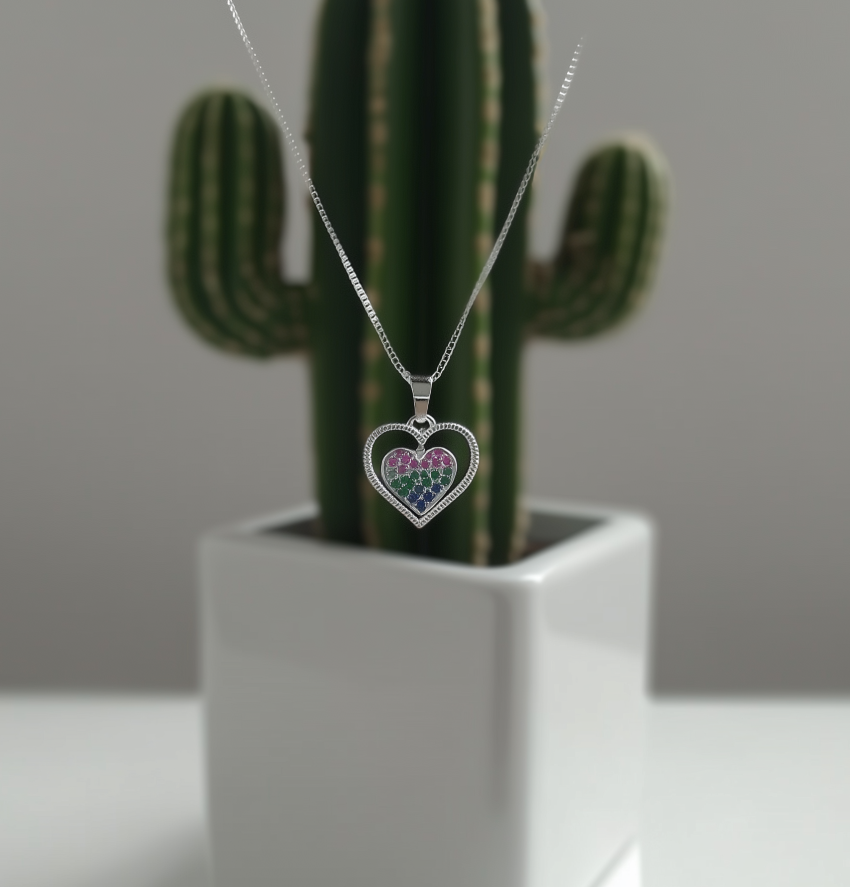 Colar Coração com Zircônias Coloridas