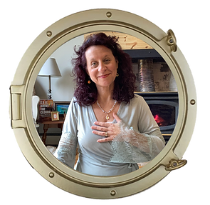 Porthole_carole_fireplace HEART.png