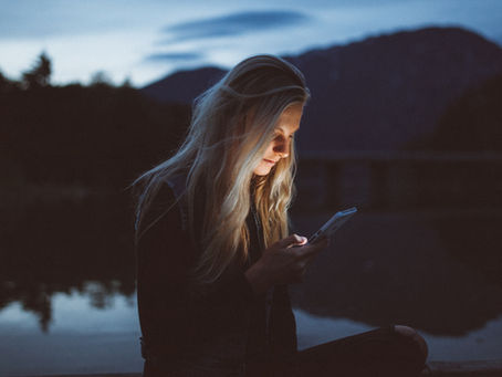 How to Balance Your Social Media Presence with Your Real Life