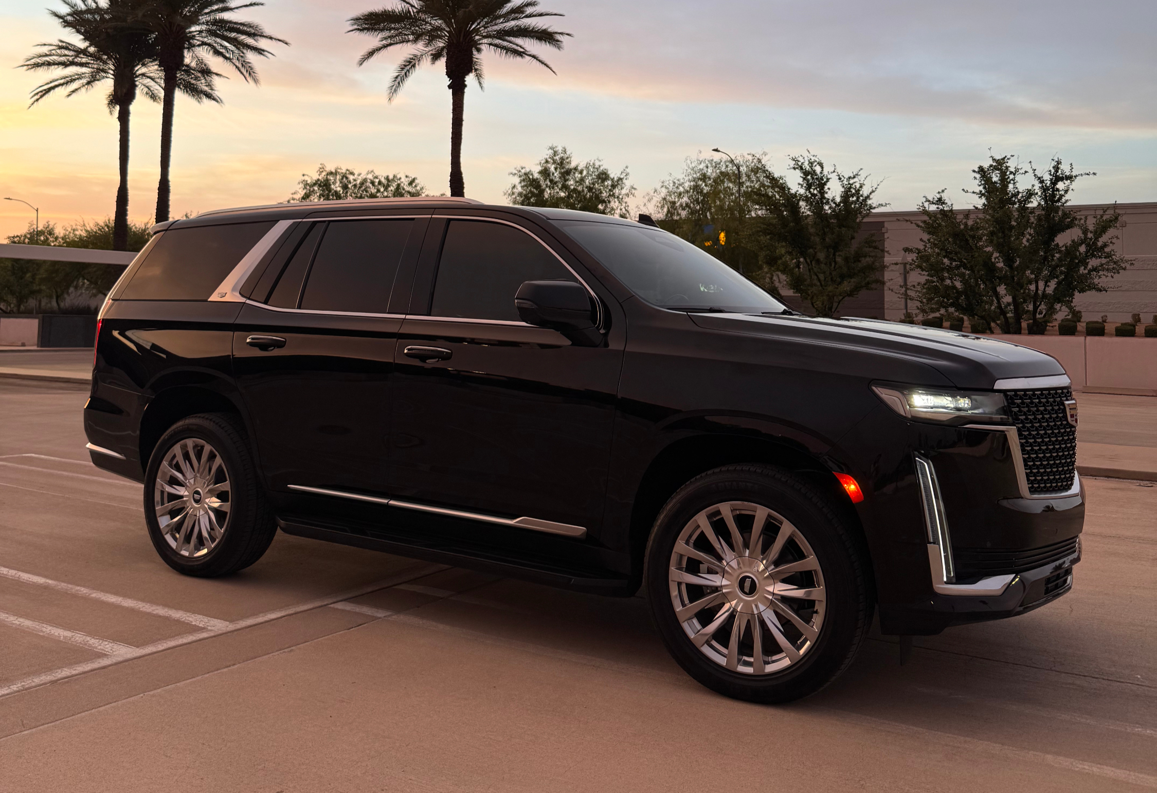 CADILLAC Escalade