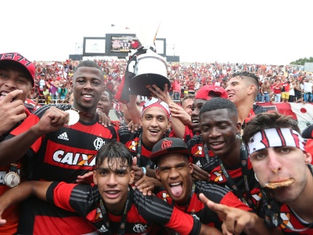 Há 10 anos, Paquetá brilhava na Copinha e iniciava uma história vencedora com o Flamengo