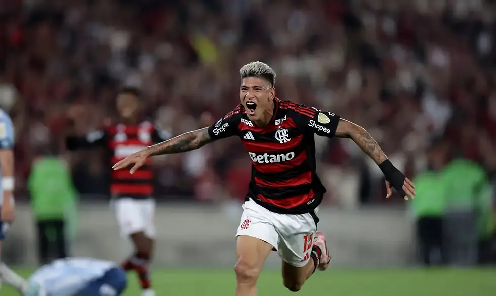 Conmebol define árbitro para Flamengo x Racing: Piero Maza apita semifinal da Libertadores