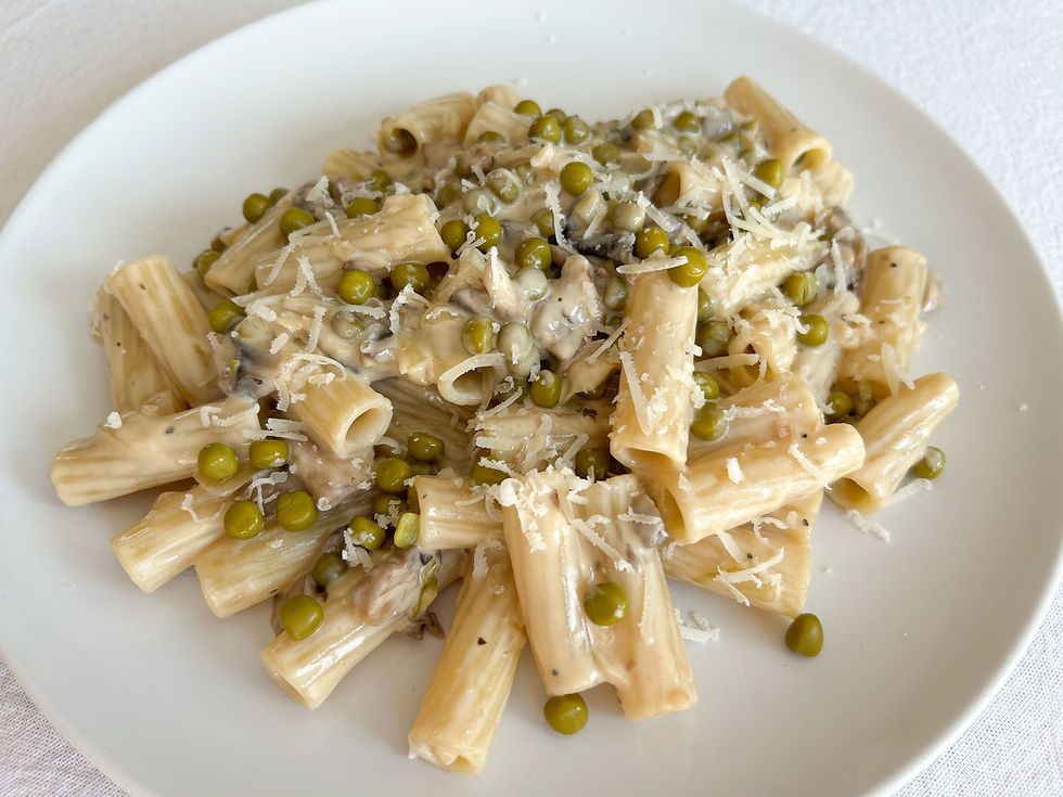 Vegetarpasta i kremt saus