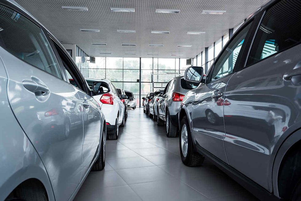 Show Room de uma concessionária de veículos usados