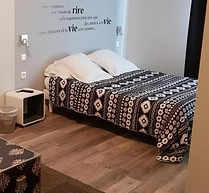 Hotel Némo motel close to Pau Pyrénées airport.jpg