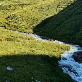  Clear mountain river  – nature as a healing space for meditation and self-awareness