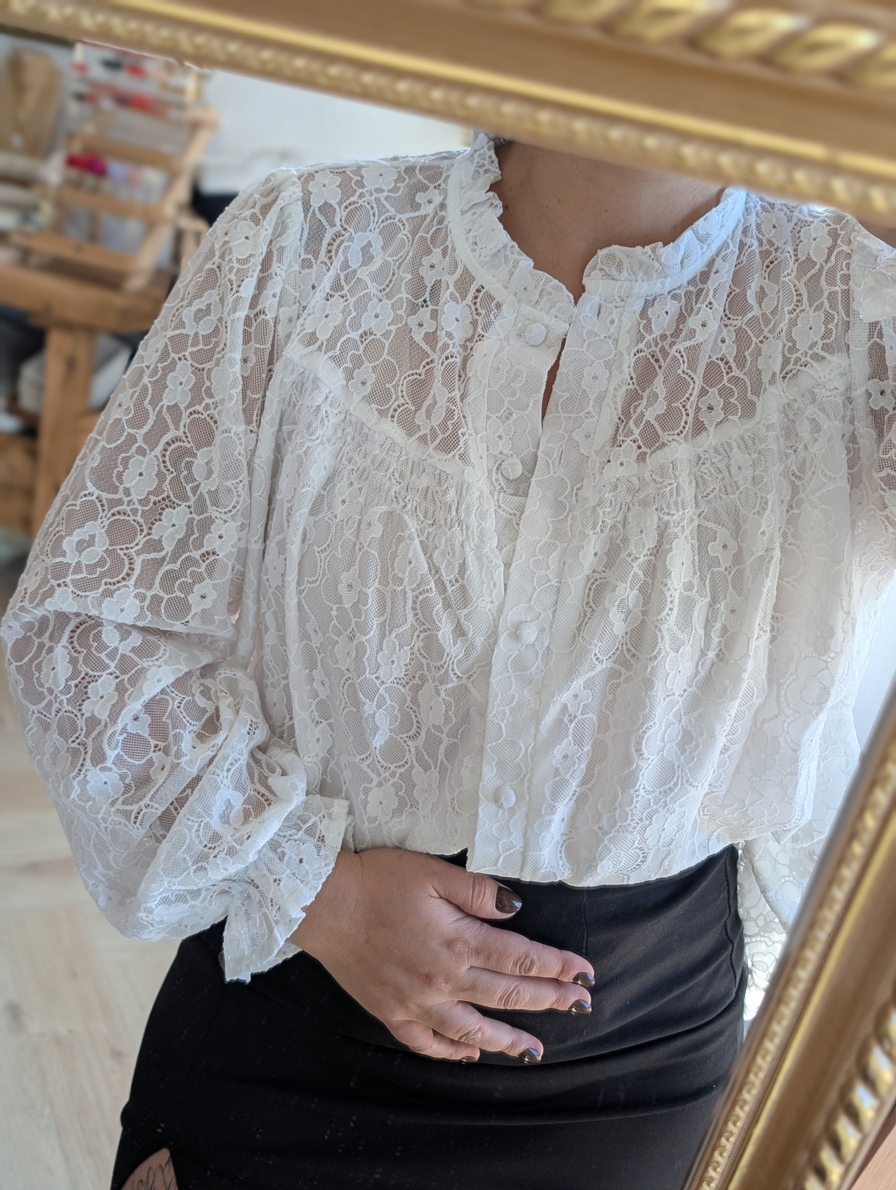 Chemise dentelle blanche