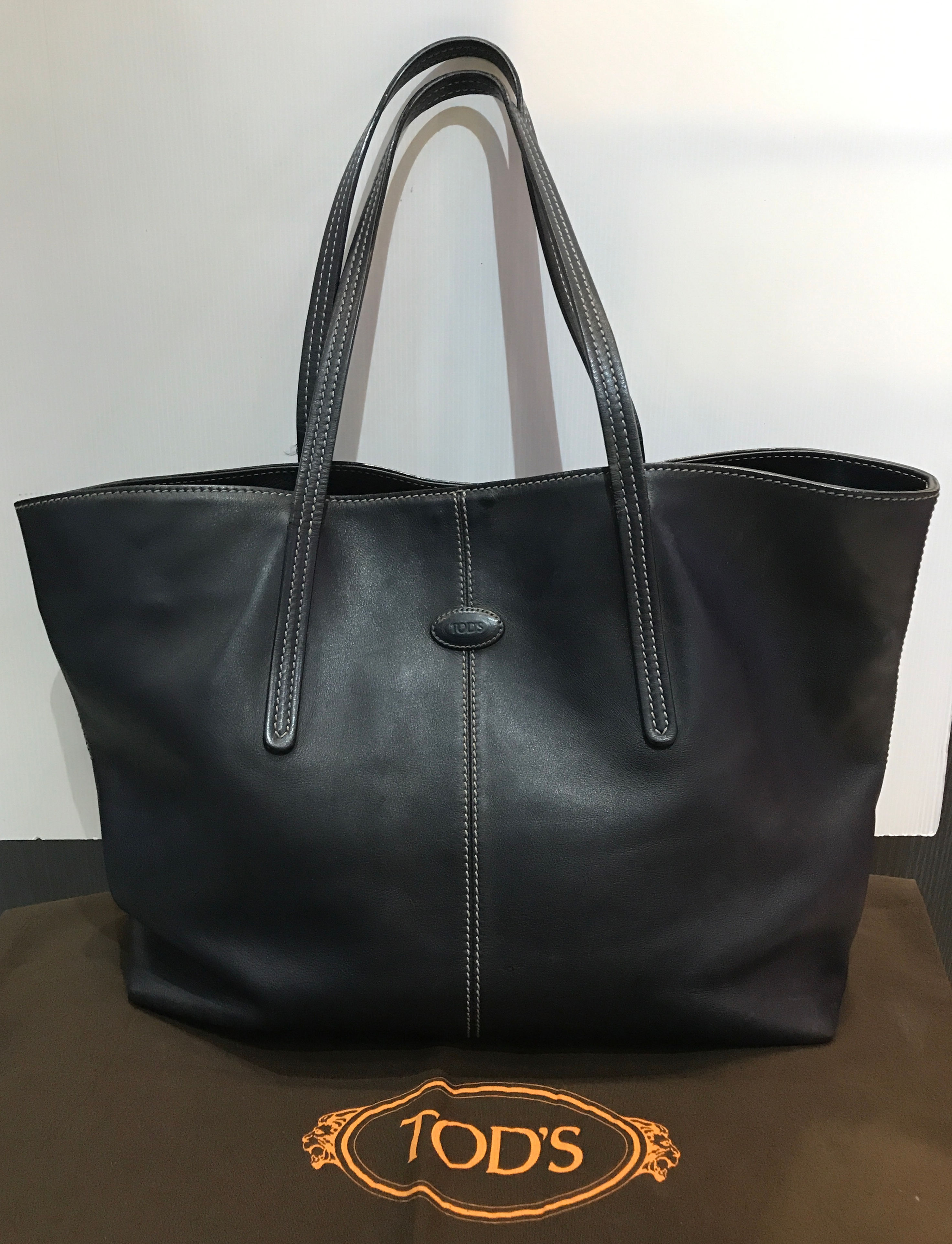 TOD'S   TOTE   BAG        LERTHER    NAVY    With Dastbag    