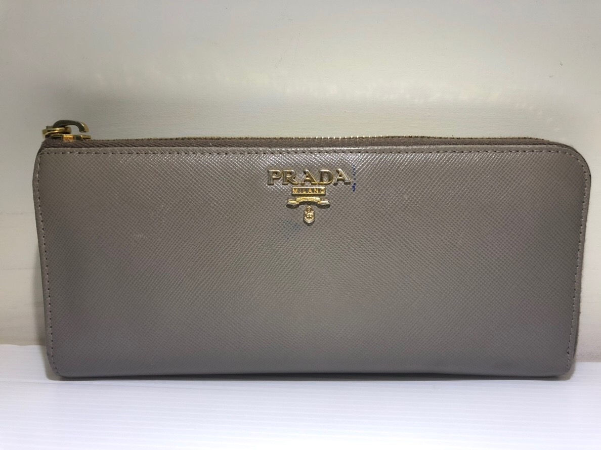 PRADA  L ZIPPER     LONG WALLET    SAFFIANO LERTHER     1ML183  