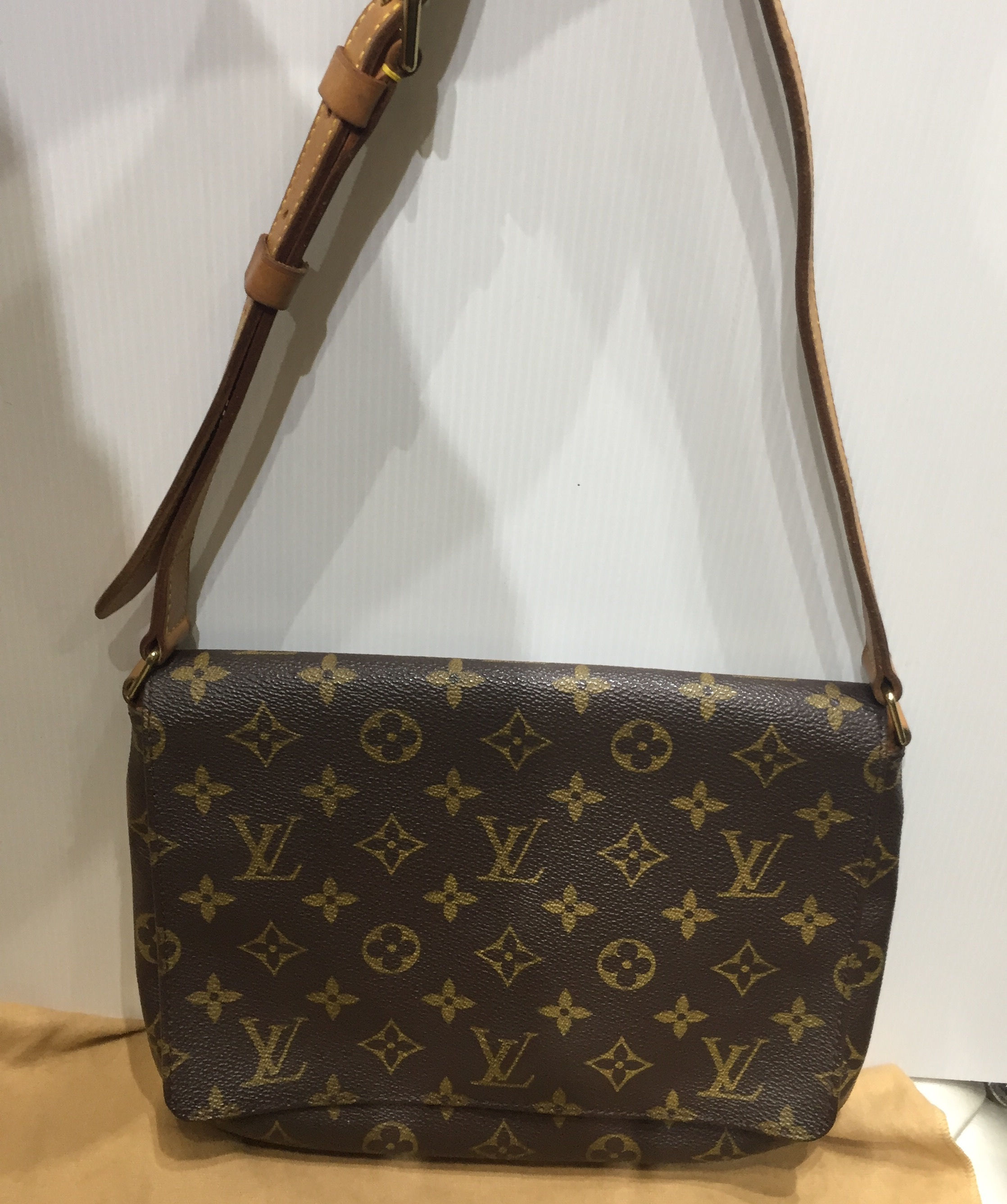 LOUIS VUITTON Musette Tango SHORT SHOLDERBAG M51257