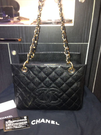 商品お譲り下さい。CHANEL VINTEGE BAGなど高額買取します。