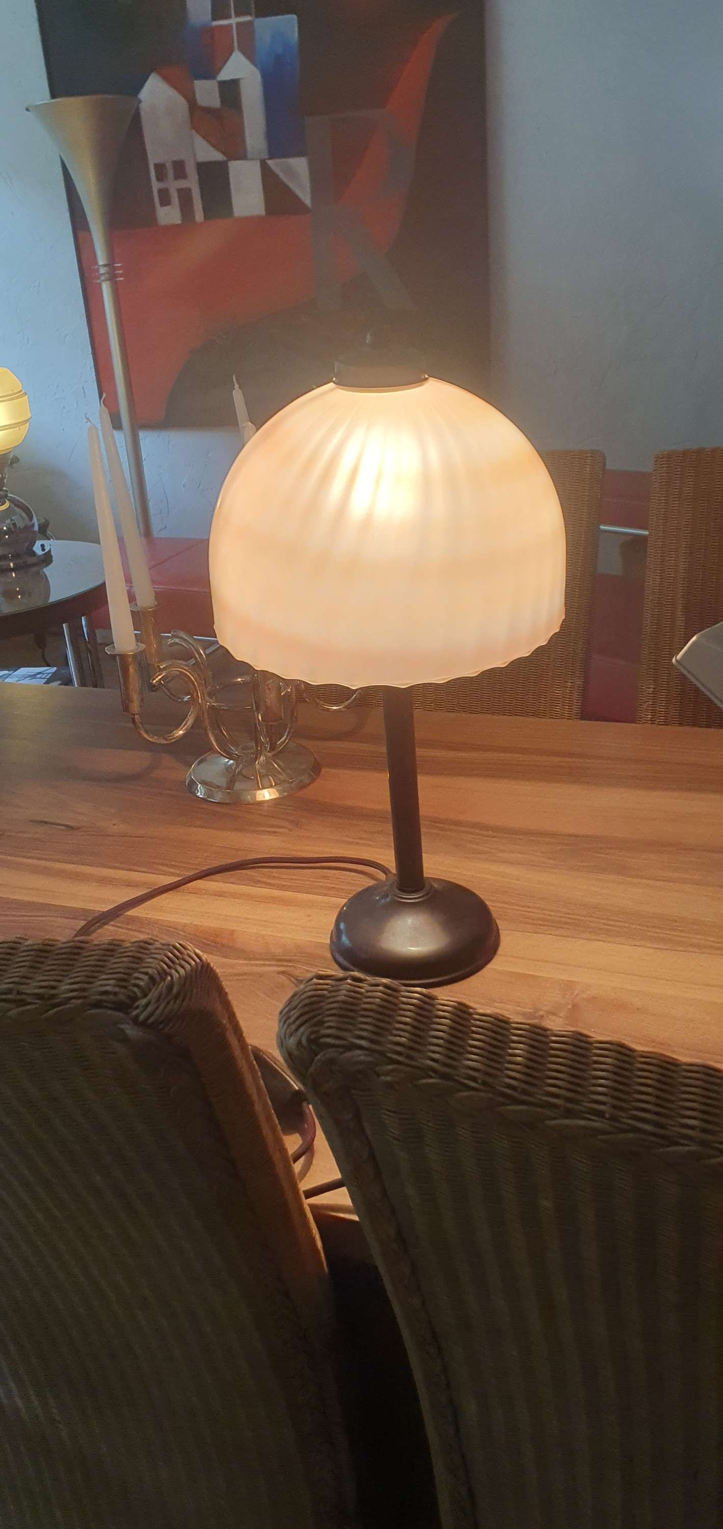 Tichleuchte, Tischlampe in Art Deko Still 30er Jahren mit Lampenschirm aus Glas