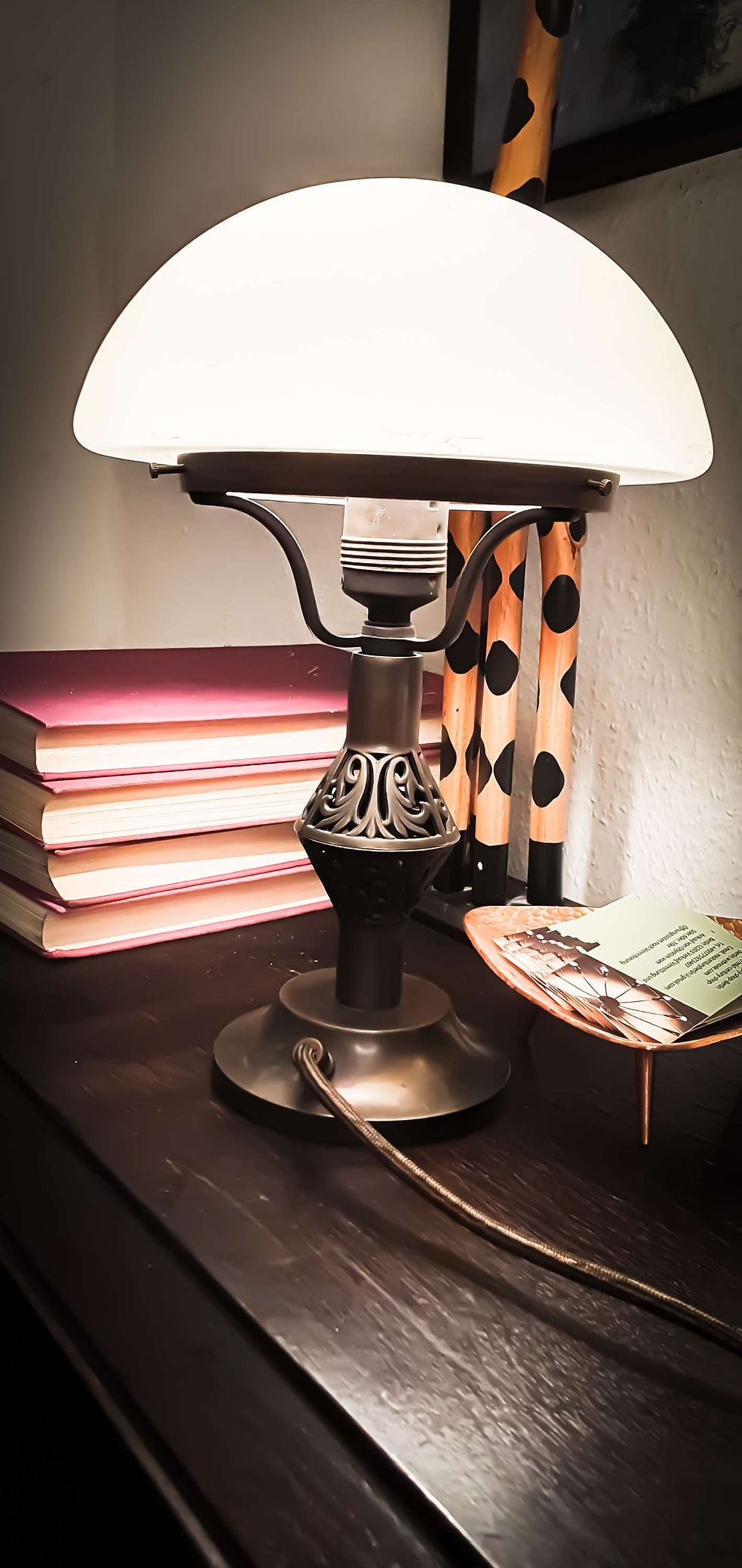 Art Deko Tischlampe. Vintage Tischleuchte. H 32cm D 24cm Bronze. Neue verkabelt.