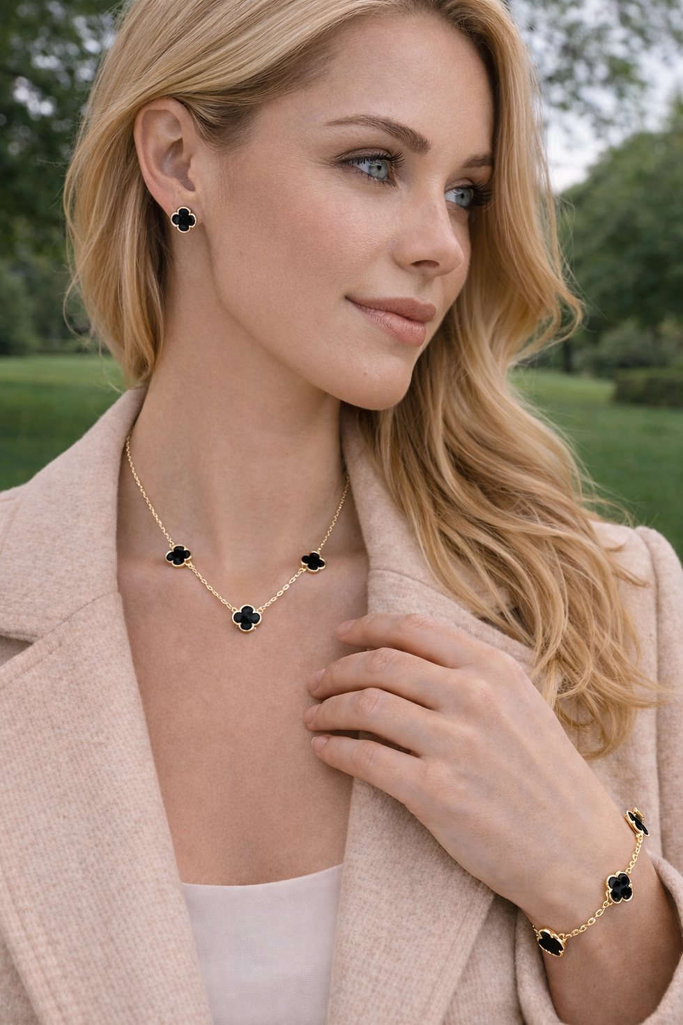 Thumbnail: Velon Noir Clover Set