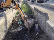 Limpia Ayuntamiento de Reynosa instalaciones pluviales, drenes y calicheras