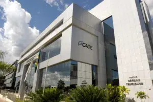 Cartel, absolvição e o paradoxo do Estado