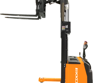 ER15 Reach truck with sideshift