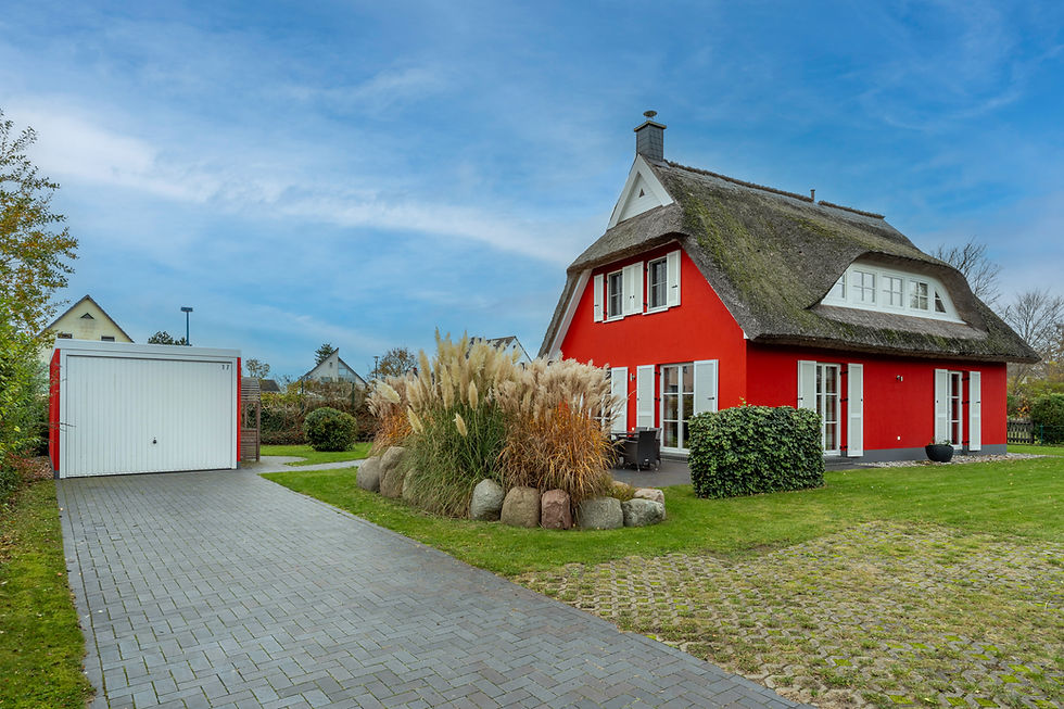 Frontansicht mit Garage